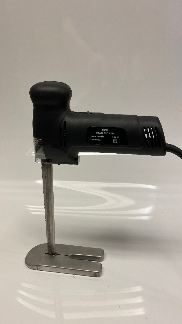 EZE Foam cutter 120V 80 EUR GebrauchteVeranstaltungstechnik.de